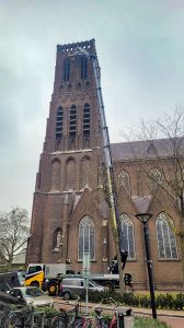 Klok van de Grote Kerk wijst de tijd weer aan