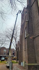 Klok van de Grote Kerk wijst de tijd weer aan